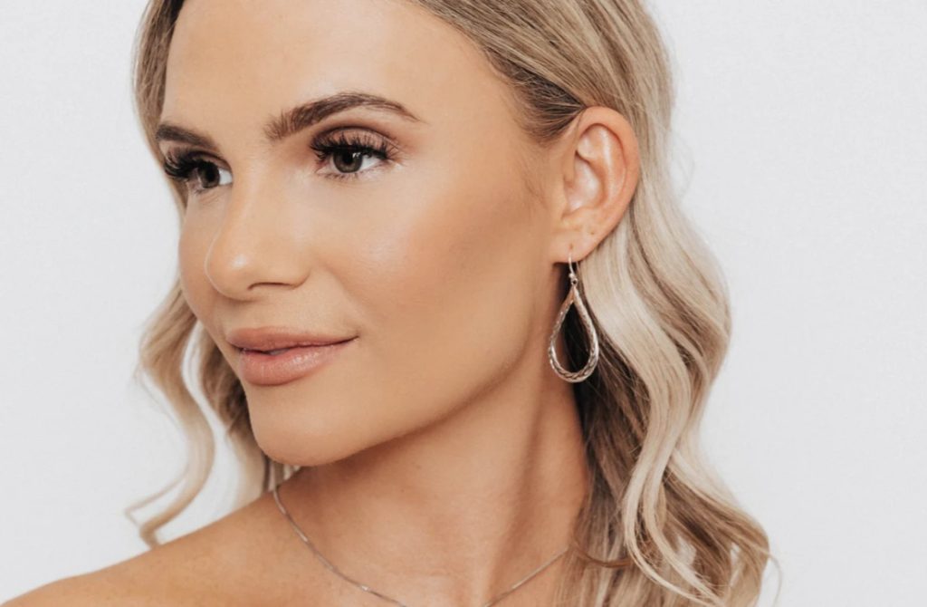 How to Choose and Wear Earrings That Make a Statement